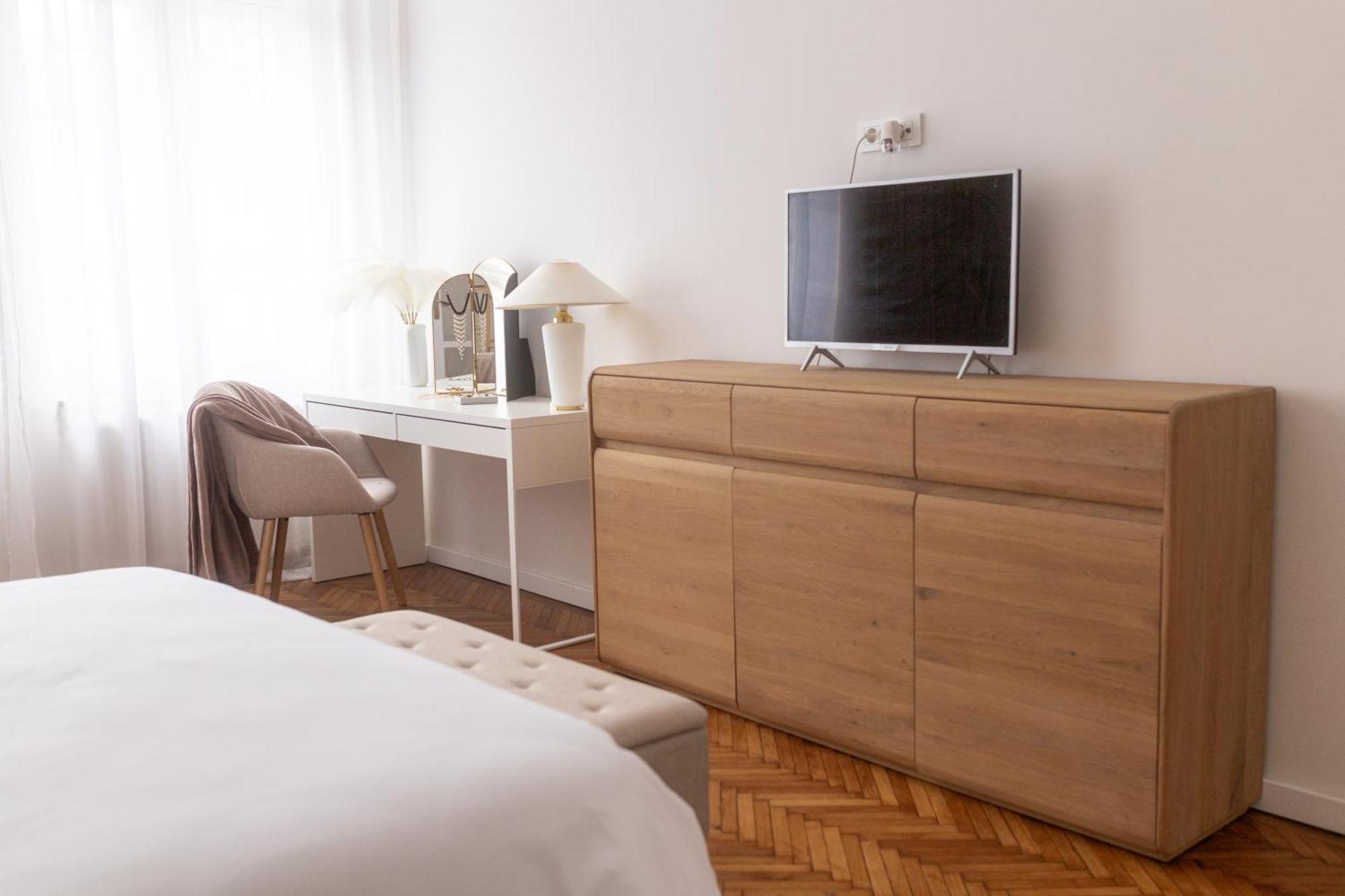 Bleyer Haus Central Apartment Oradea Exterior photo